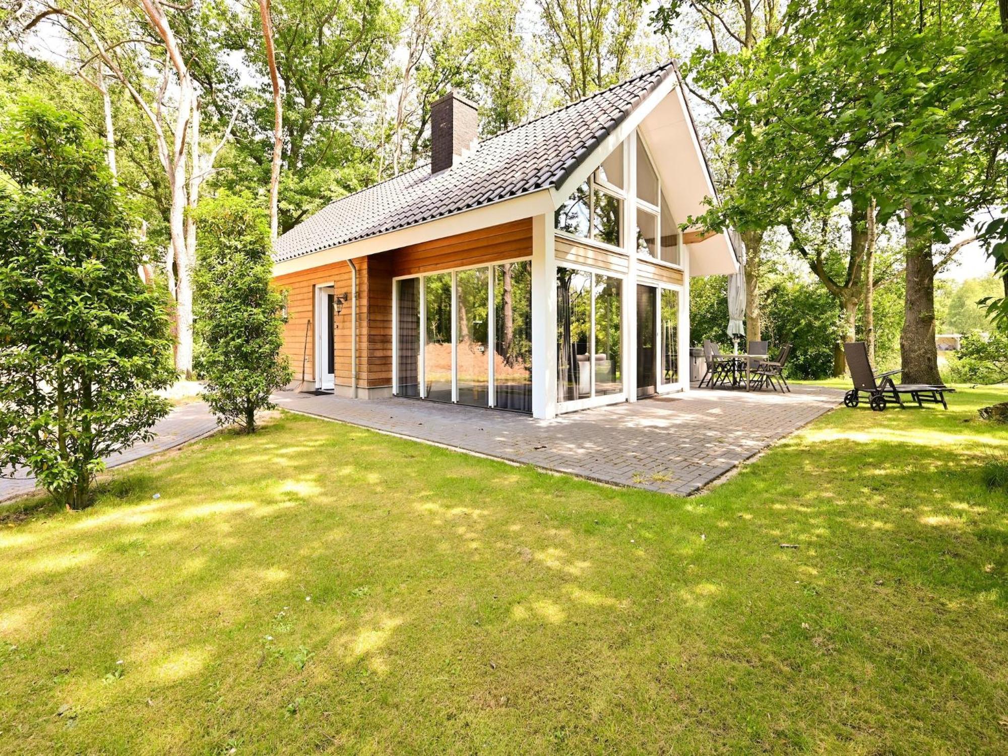 Chalet With Gorgeous View Of The Natural Surroundings Weerselo エクステリア 写真