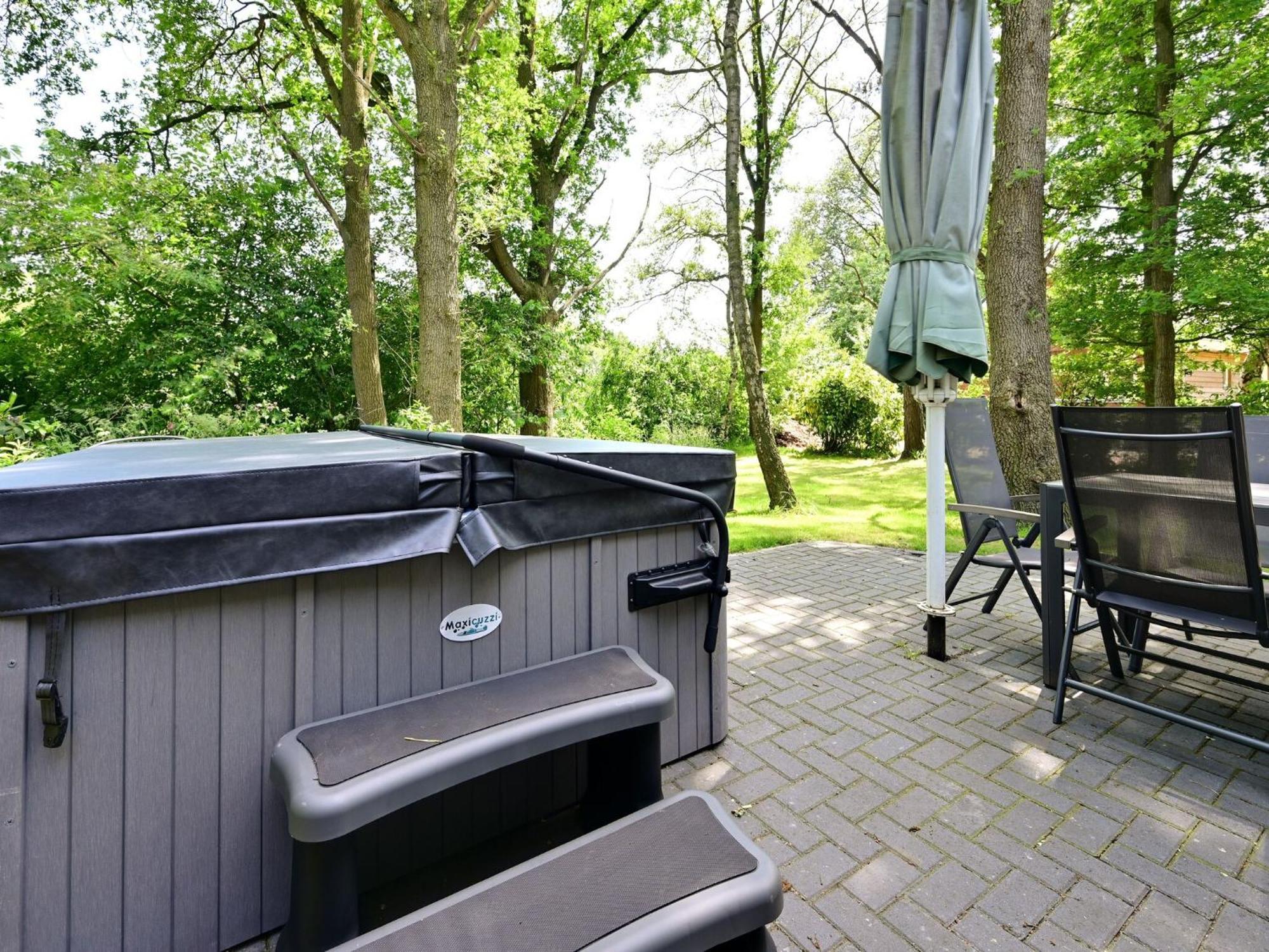 Chalet With Gorgeous View Of The Natural Surroundings Weerselo エクステリア 写真
