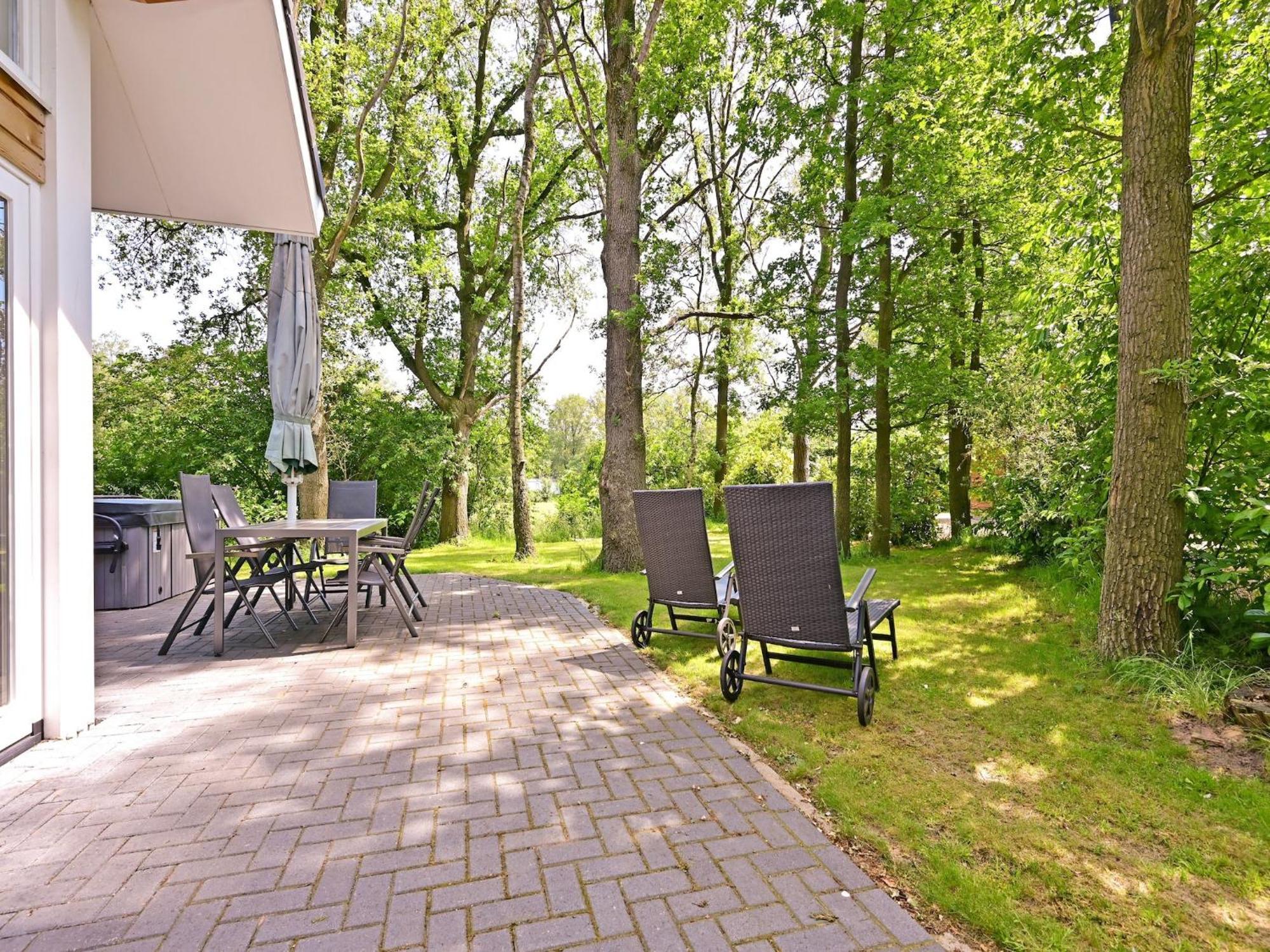 Chalet With Gorgeous View Of The Natural Surroundings Weerselo エクステリア 写真