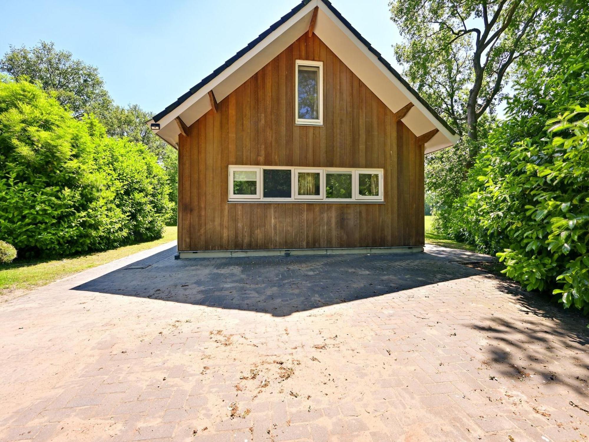 Chalet With Gorgeous View Of The Natural Surroundings Weerselo エクステリア 写真