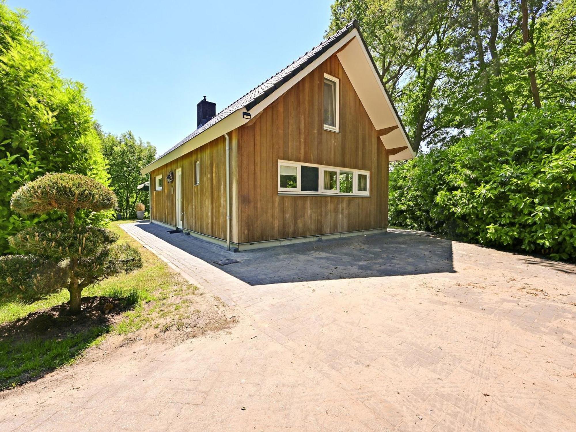 Chalet With Gorgeous View Of The Natural Surroundings Weerselo エクステリア 写真