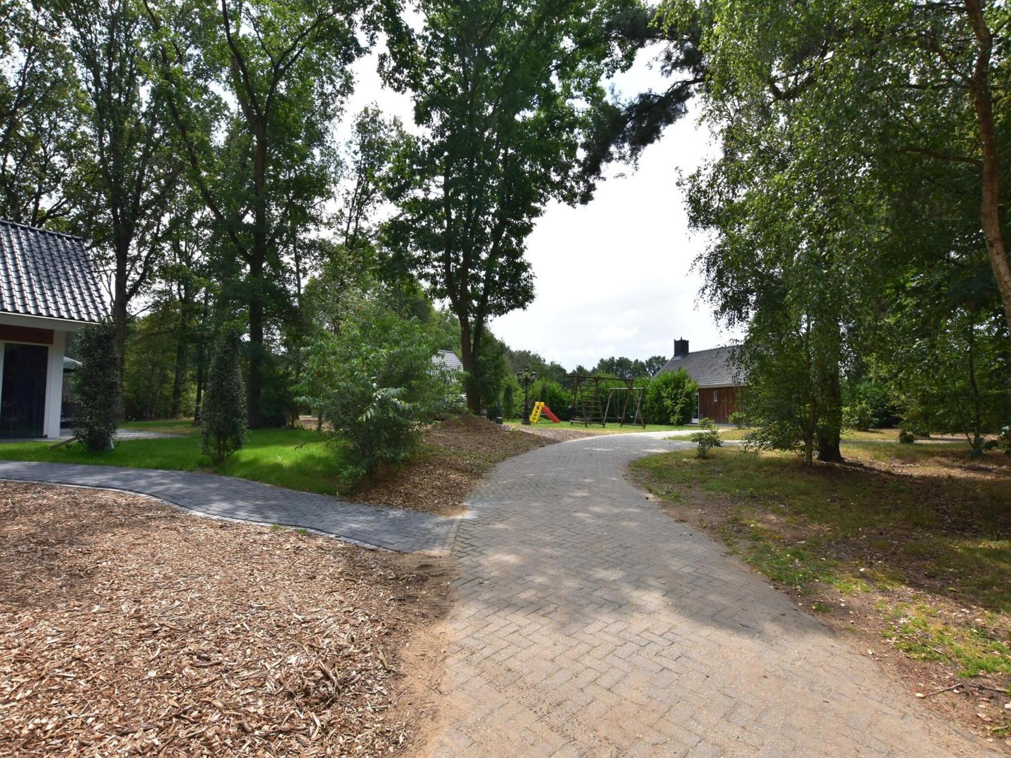 Chalet With Gorgeous View Of The Natural Surroundings Weerselo エクステリア 写真